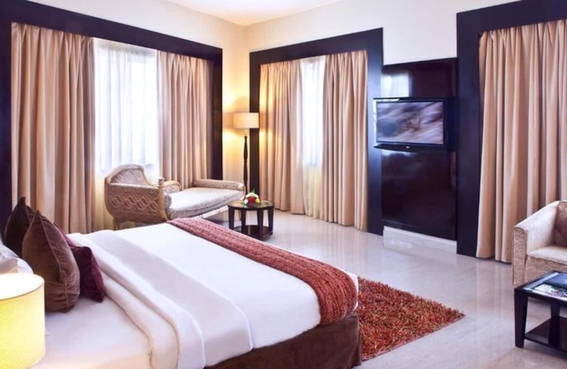 Executive Suite Near Al Ghurair Centre By Luxury Bookings