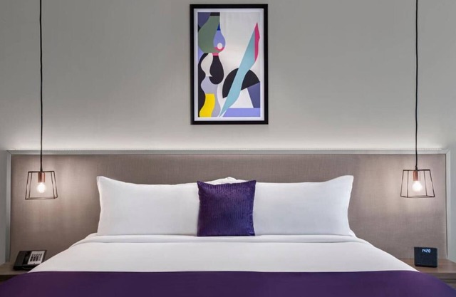 Executive Suite Near Burj Khalifa Metro Station