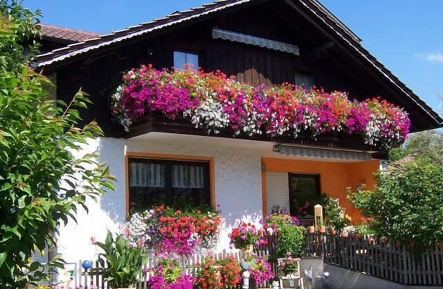 Exklusive, 90qm große FeWo mit 3 Doppelzimmern und einem Balkon