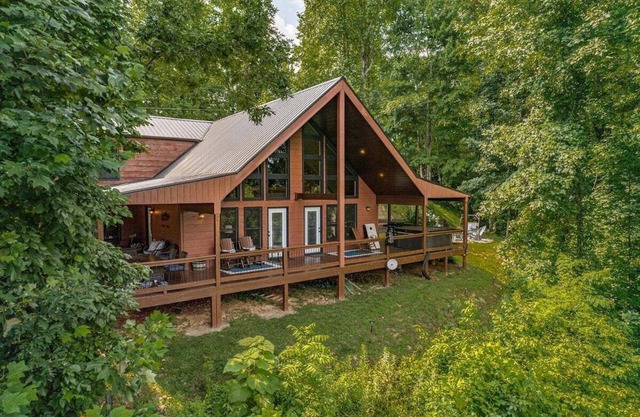 Experience breathtaking mountain views at Changes in Altitude!