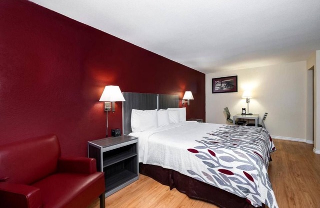 Experience Budget-Friendly Comfort Close to Houston's Must-See Attractions