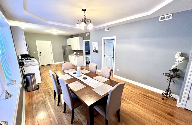 Experience Chicago living near United Center