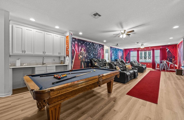 Experience Hollywood Glamour for 30 Guest Stars! Mega Vacation Mansion!