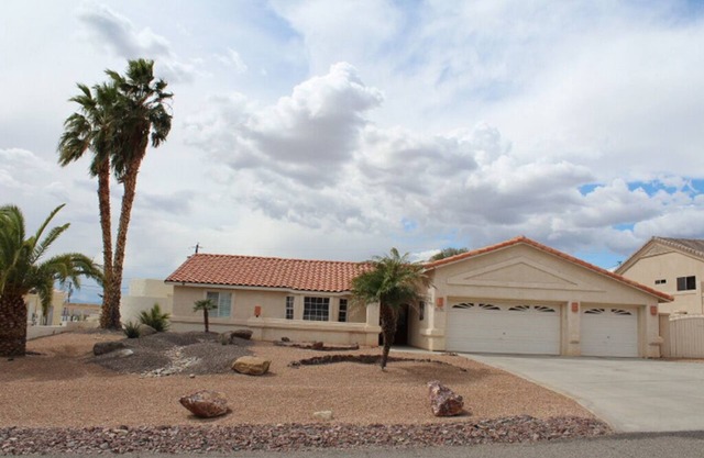 Experience Lake Havasu. just 4 mins away from State Beach!