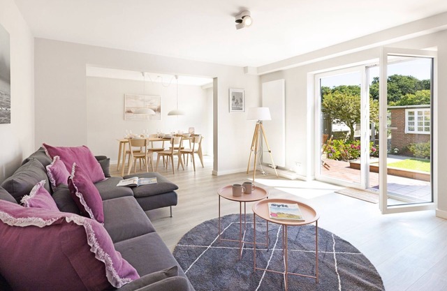 "Experience luxury and relaxation in the Buhne 44 vacation apartment on Sylt!"