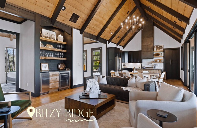 Experience the Ritzy Ridge Retreat Heated Pool HotTub Games Mtn Views Sleep 16