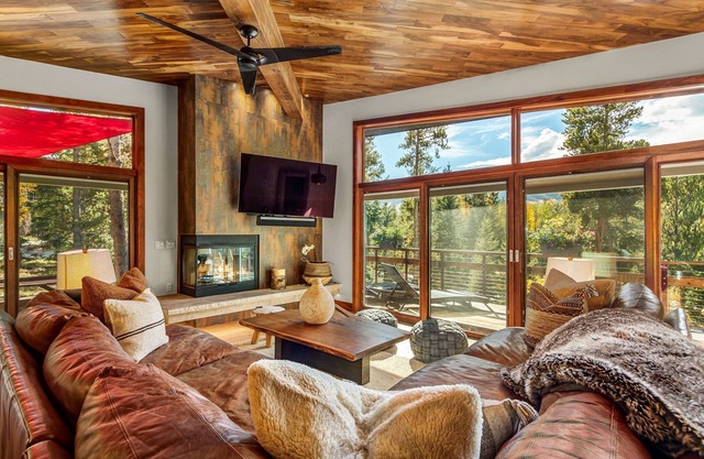 Explore Breckenridge! Home close to Main Street with Wooded View