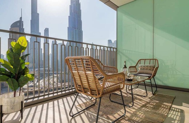 Exquisite 2BR Apt w/ Full Burj Khalifa Views!
