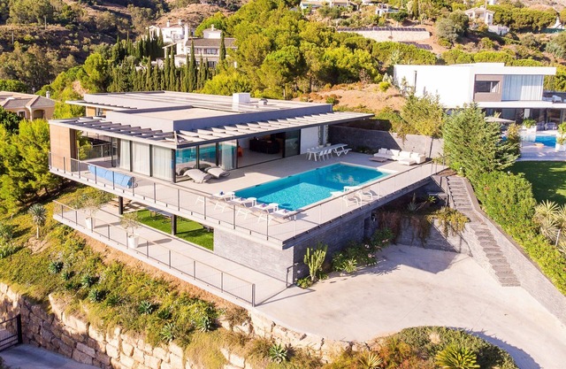 Exquisite Costa Del Sol Villa | 4 Bedrooms | Villa Sereno Vista | Panoramic Sea.