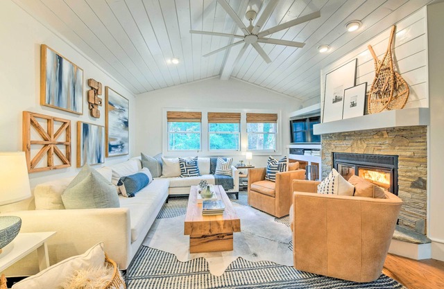 Exquisite Cottage in the Heart of Downtown!