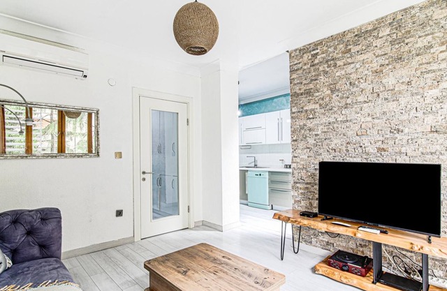 Exquisite Flat Near Coast and Metro in Bostanci