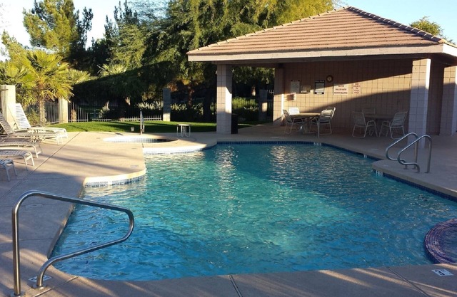 Exquisite golf course home, centrally located, near airport/Tempe/downtown
