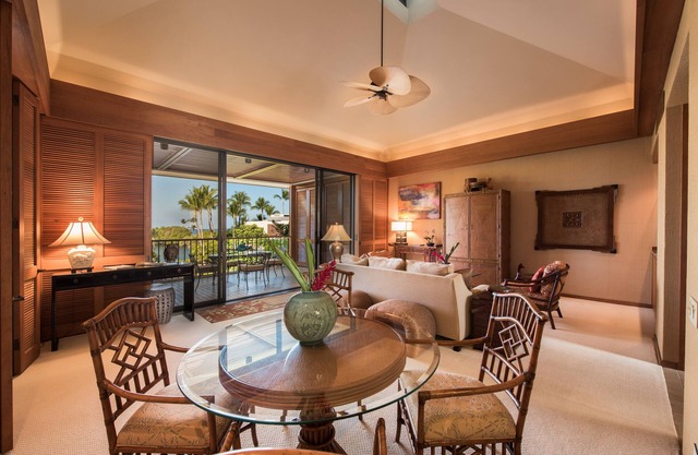 Exquisite Luxury: Oceanview Penthouse Villa