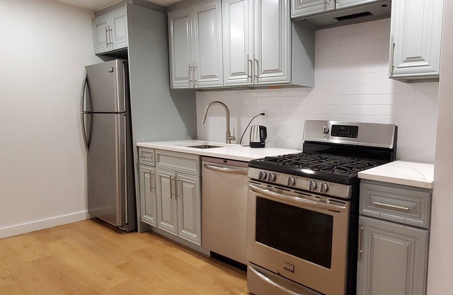 Extra LG Double Room, 2 BEDS APT, Steps 2 Metro station, 40 minutes to Times SQ