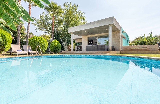 Extremely Modern Villa "Zoe" with Pool
