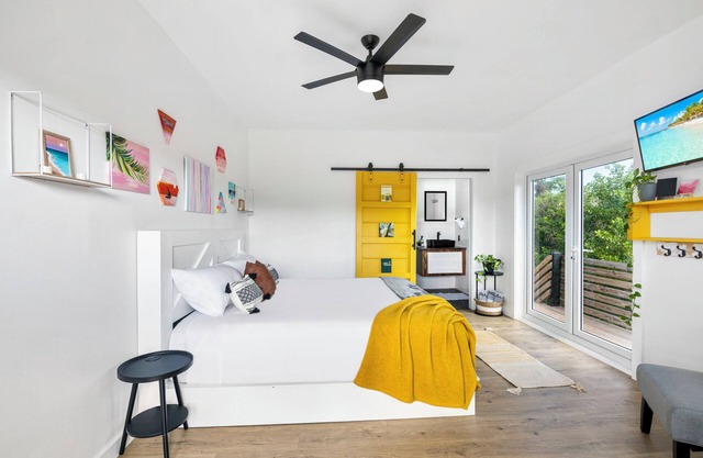 Exuma Studio w/King Bed Ideal for Couples or Solo Travel Near George Town