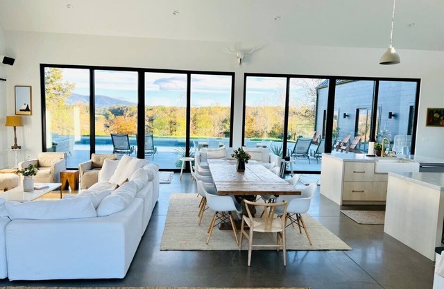 FAB MODERN BARN w/heated pool, views & 21+ acres - close to UVA & Vineyards!