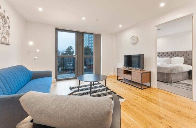 Fabulous 1 Bedroom Apartment in Central Location