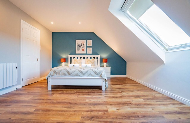 FABULOUS city townhouse in the heart of Galway city. Sleeps 12. Parking