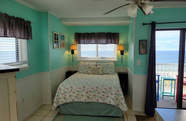 Fabulous Gulf Front Corner Sunsuite! Indoor Pool! Aug 10-15, is Available!
