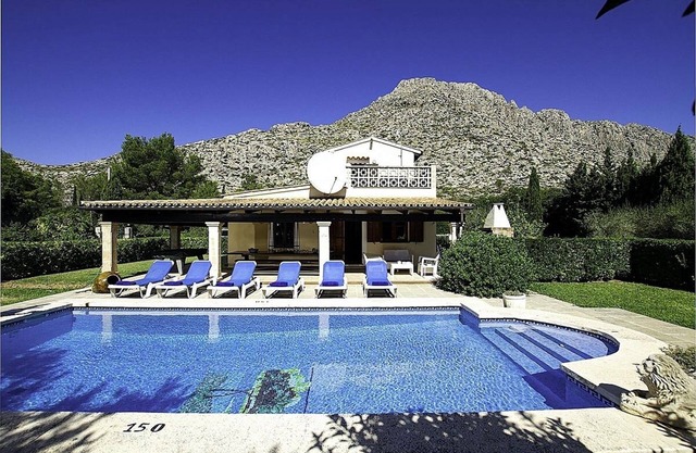 Fabulous Villa, Private Pool, Stunning Picturesque Setting 20 mins walk to Port de Pollensa & Beach