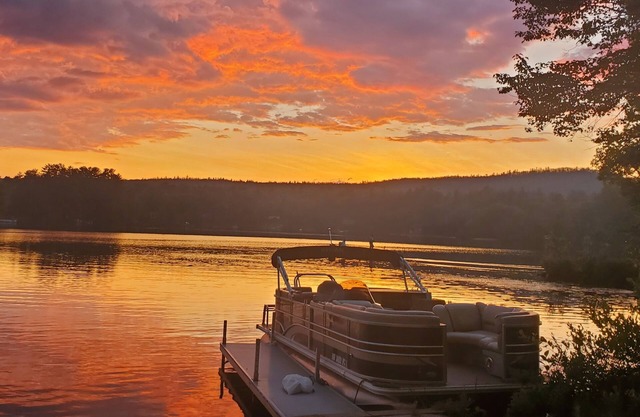 Fall Foliage Lakeside Getaway