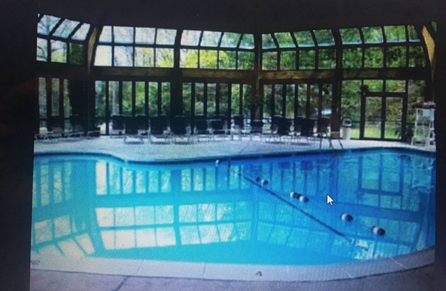 FALL FOLIAGE,PRIVATE DECK- GRIL FREE 3d NIGHT,FREE INDOOR POOL & SPA,FREE PARKIN