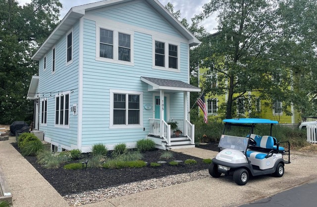 Fall Savings! CLEAN, Family Favorite Resort Home with Golf Cart Near Kids Park