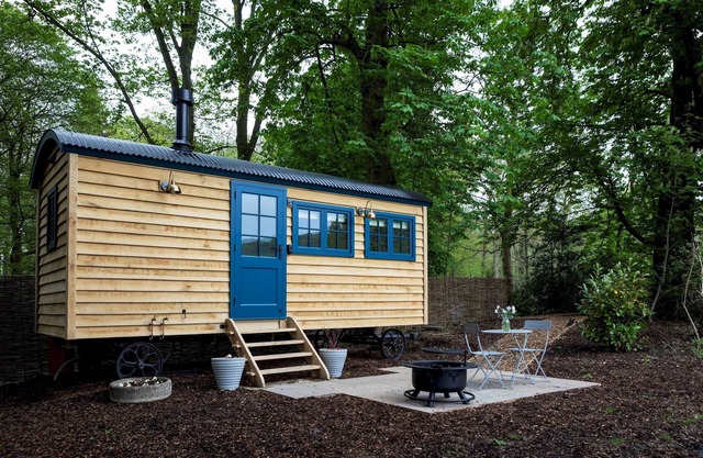 Fallow Shepherd's Hut/Chatsworth Estate
