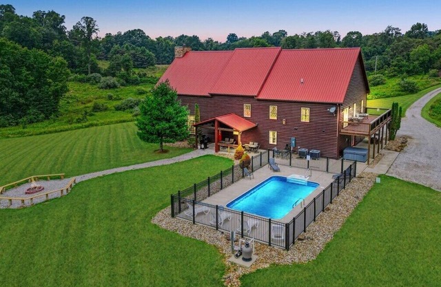 Falls Lodge | Pool | 5,000 sqft