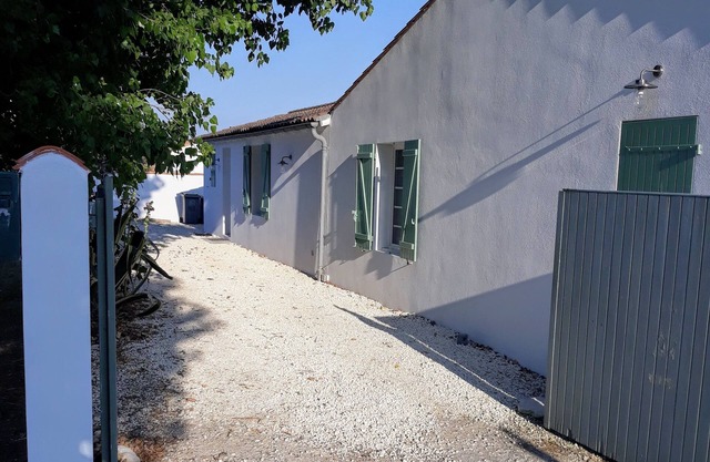 family house at the foot of the conches beach on the Ile de Re
