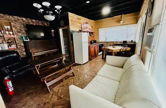 Family and friends 3BR downtown trendy AP jacuzzi