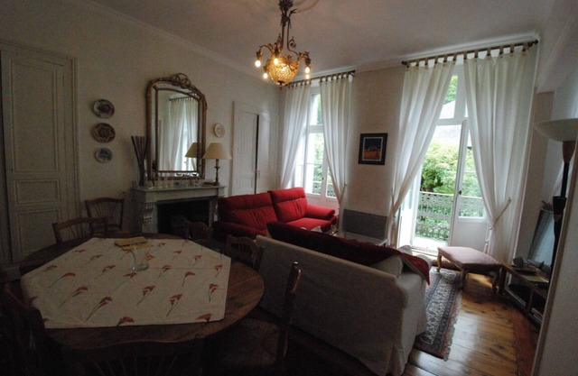 Family apartment 5 ' walk from the Crémaillère Express and the thermal baths