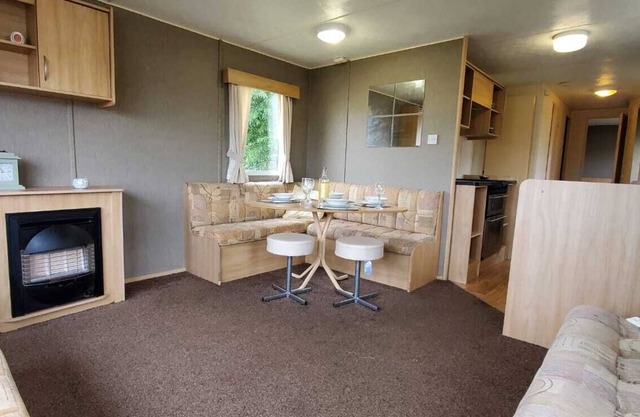 Family Friendly 2 Bed Caravan in Rhyl, North Wales