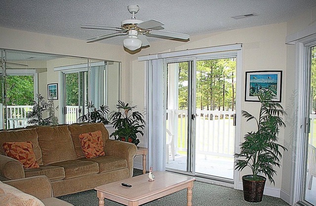 Family Friendly 2 bedroom, 2 bath, with great resort amenities(1606)