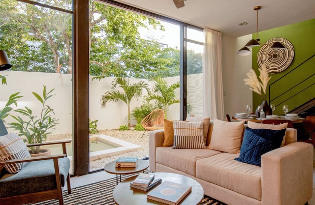 Family-friendly: 2BR, pool, parking, AC, fast wifi