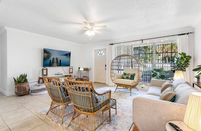 Family-Friendly: Beach House Near Pompano Pier, Beach, Shops & Top Restaurants.