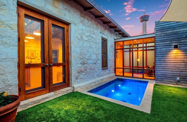 Family-Friendly Historic Southtown Pool House