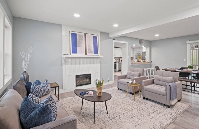 Family friendly House. 5 Minutes to Ballantyne Shopping and Retail
