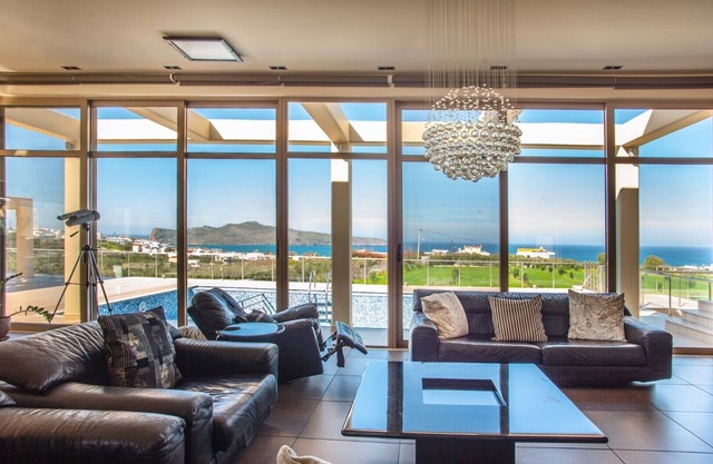 Family friendly ★Jacuzzi★850mt to the beach & Tavernas★Private Heated pool