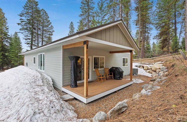 Family-Friendly McCall Cabin - 3BR Retreat Near Brundage & Payette Lake