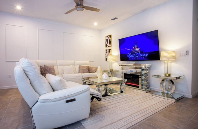 Family Friendly Pool Villa Just 10 Min to Disney, Huge Solara Resort Amenities