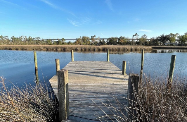 Family-Friendly Private Waterfront Oasis w/Dock-10 min to Beach
