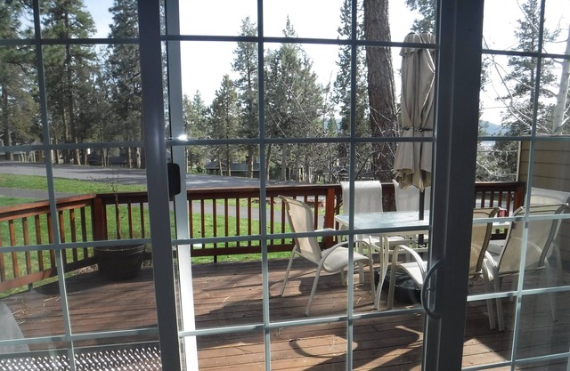 Family Friendly Running Y Townhouse near Klamath Falls and Crater Lake