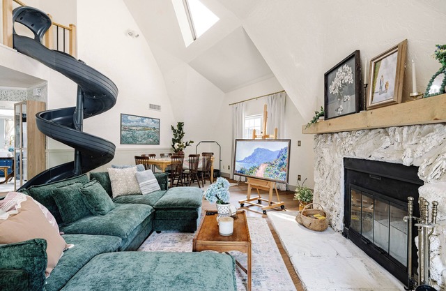 Family Getaway: 'Foxwood Cottage' in Star Valley!