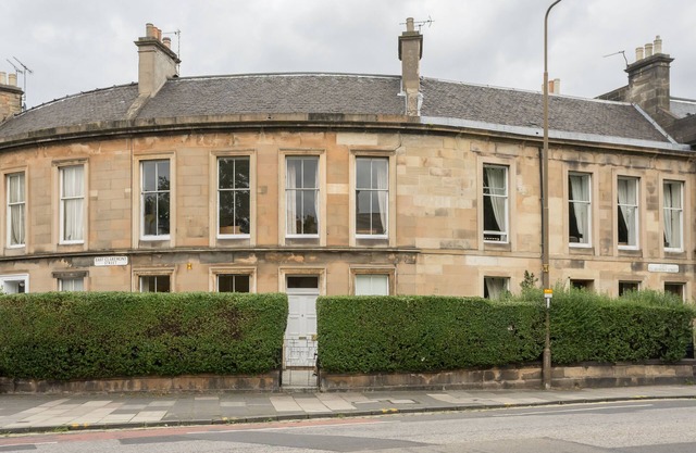 FAMILY & GROUP FRIENDLY - a great location and spacious!