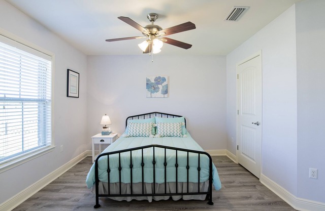Family Home, 11 mi to Gulf Shores, 3mi to OWA!