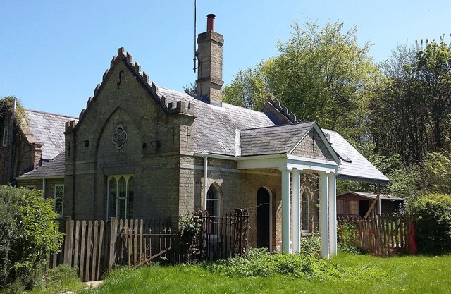 Family home in a wood, 25 mins from Latitude