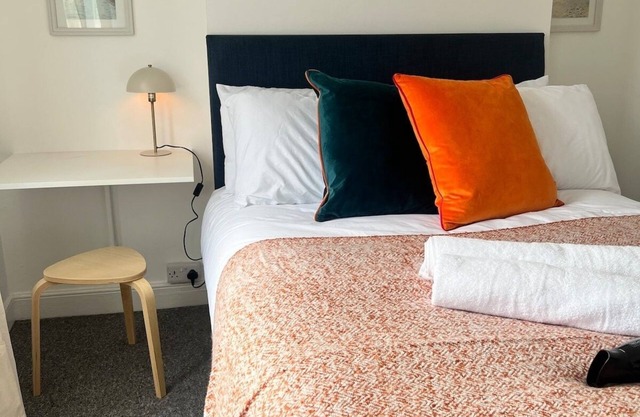 Family House in Barry, Dog Friendly with Garden