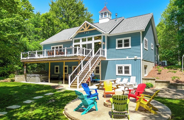 Family Lakeside Cottage | New SAUNA | 4-6 BR | up to 20